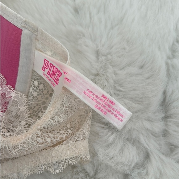 Pink VS Elegant Lace Cream Bra - Picture 3 of 3